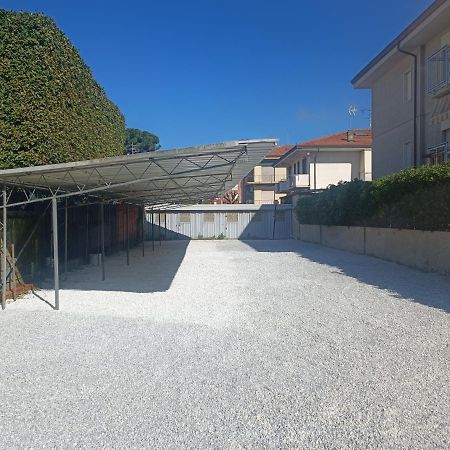 Le Palme 98 "Casa Vacanze" Lido di Camaiore Exteriör bild