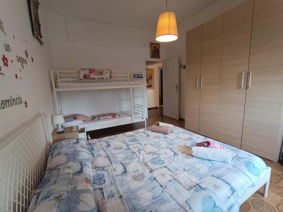 Le Palme 98 "Casa Vacanze" Lido di Camaiore Exteriör bild