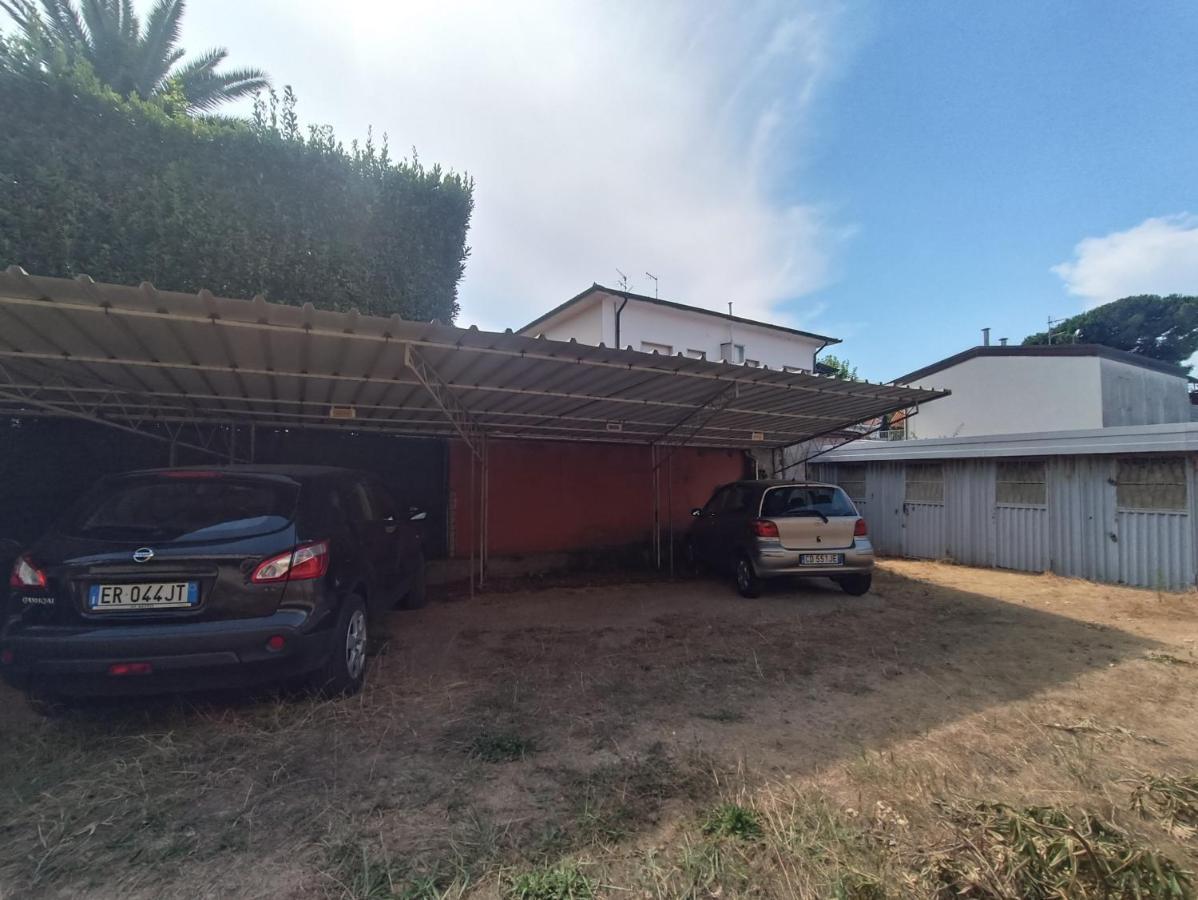 Le Palme 98 "Casa Vacanze" Lido di Camaiore Exteriör bild