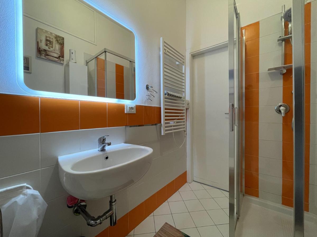 Le Palme 98 "Casa Vacanze" Lido di Camaiore Exteriör bild